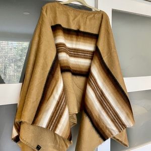 Alpaca poncho from Peru